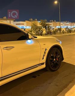 Infiniti QX70